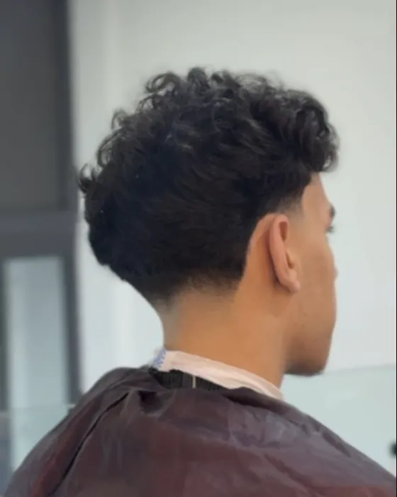Dégradé sur cheveux bouclés chez Mr Cut