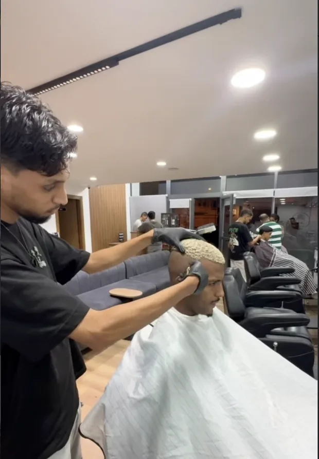 Coupe au fauteuil chez Mr Cut publiée sur Instagram